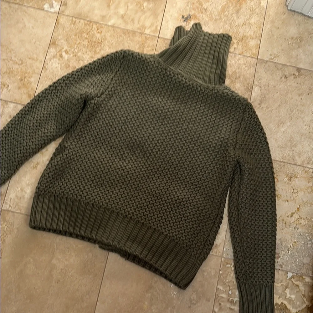 Chunky Knit Olive Green Cardigan Size Medium - Picture 5 of 5